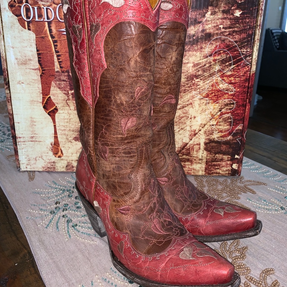 Like-New Old Gringo 13” Hearth Leaves Cowgirl Boot